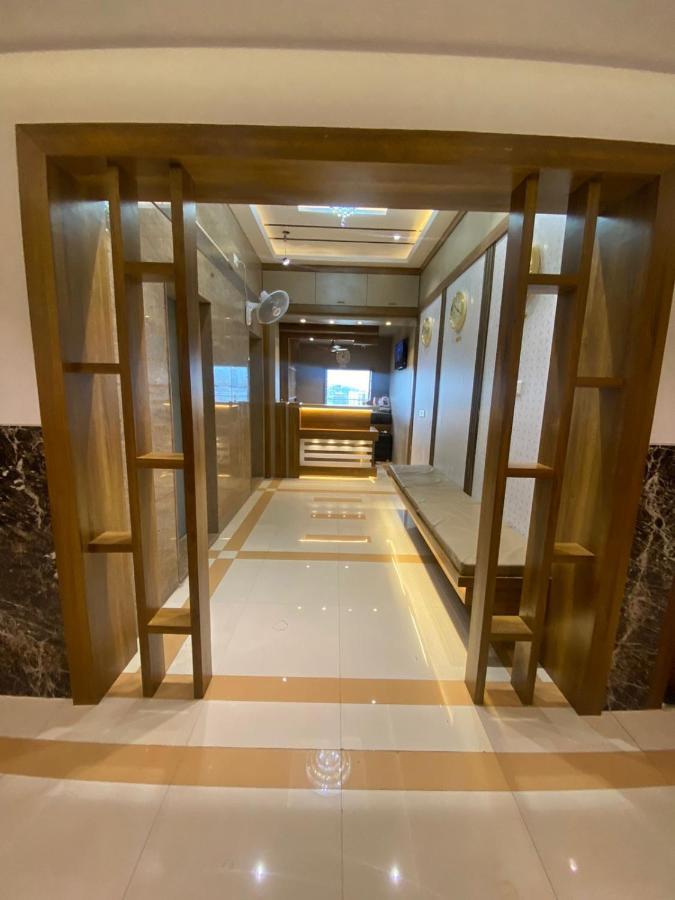 Hotel Bkc Crown - Near Trade Centre, Visa Consulate Bombaj Zewnętrze zdjęcie
