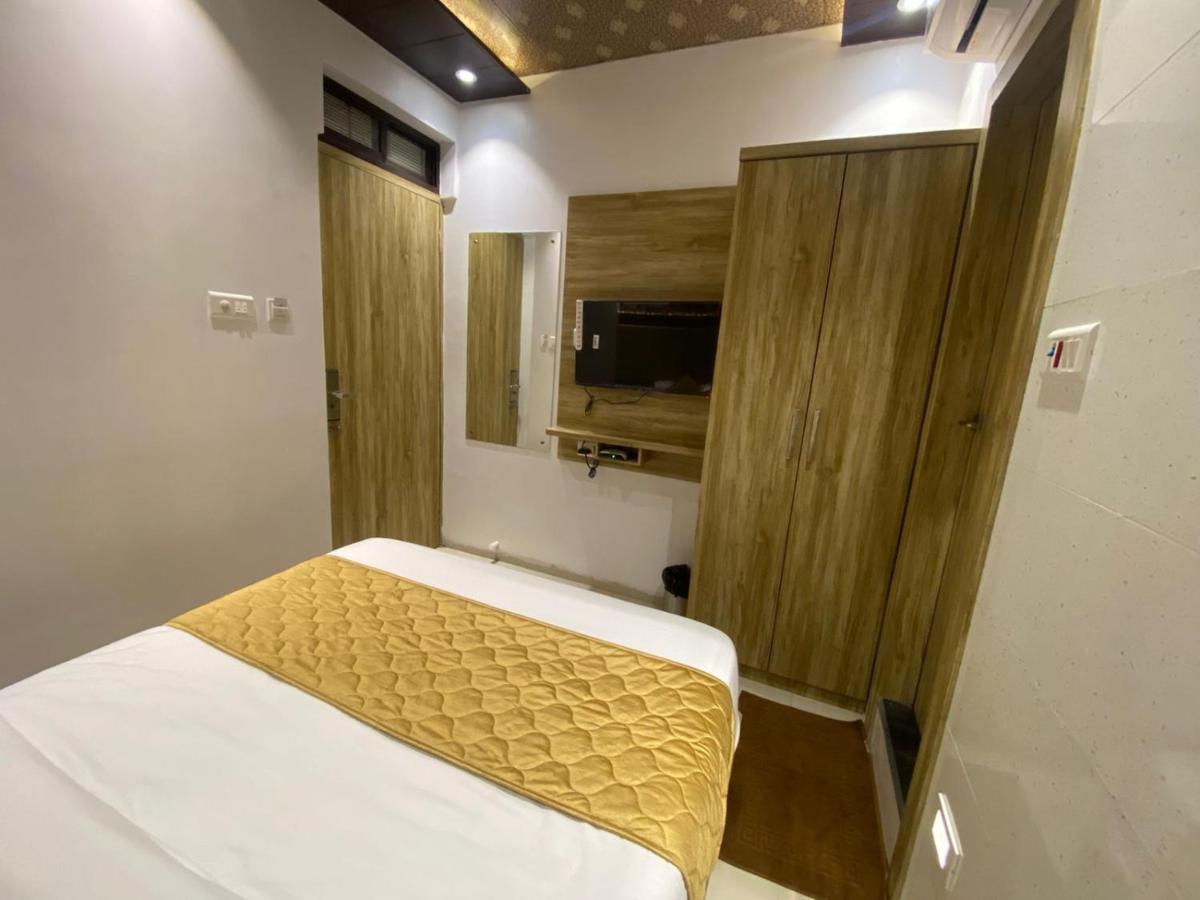 Hotel Bkc Crown - Near Trade Centre, Visa Consulate Bombaj Zewnętrze zdjęcie