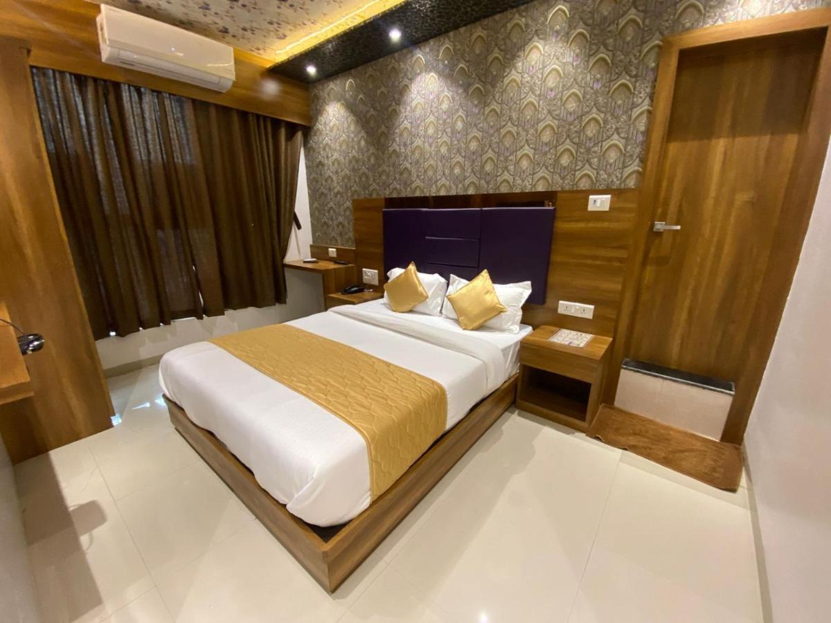 Hotel Bkc Crown - Near Trade Centre, Visa Consulate Bombaj Zewnętrze zdjęcie
